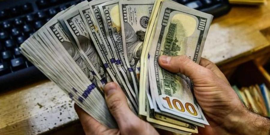 بالبلدي : سعر
      الدولار
      مقابل
      الجنيه
      المصري
      اليوم
      الأربعاء..
      تعرف
      على
      أسعار
      العملة
      الأمريكية
      في
      البنوك