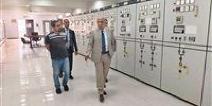 بالبلدي: بعد
      ارتفاع
      الأحمال
      لـ39.3
      ألف
      ميجاوات..
      وزير
      الكهرباء
      يتفقد
      محطة
      محولات
      القاهرة
      الجديدة