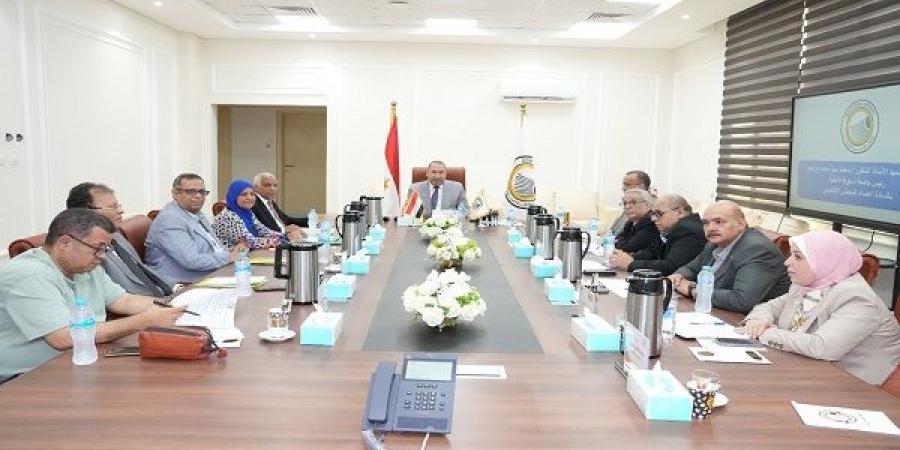 بالبلدي: مجلس
      جامعة
      أسيوط
      الأهلية
      يناقش
      خطة
      العام
      الجديد
      ويعزز
      التحول
      الرقمي