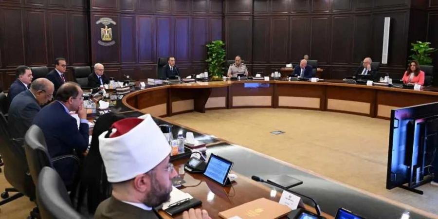 الحكومة
      توافق
      على
      استمرار
      فترة
      تقديم
      المواطنين
      للحصول
      على
      وحدات
      بديلة
      للإيجار
      القديم
      لـ
      3
      أشهر
      إضافية