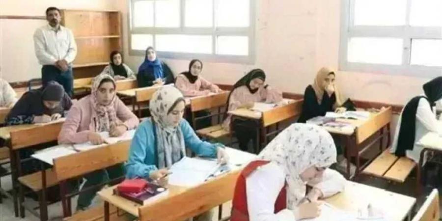 قبل
      غلق
      باب
      التسجيل..
      رابط
      وخطوات
      حجز
      اختبارات
      القدرات
      2026
      للثانوية
      العامة