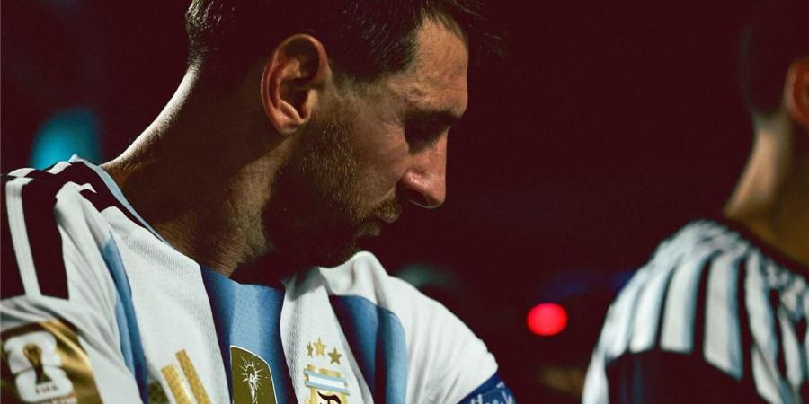بالبلدي : فيديو
      |
      جماهير
      إسبانيا
      تسخر
      من
      ميسي
      بعد
      الفوز
      بكأس
      العالم