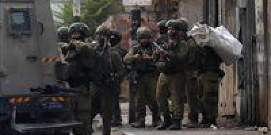 بالبلدي: نائب
      الرئيس
      الفلسطيني:
      أدعو
      إلى
      وقف
      اعتداءات
      وهجمات
      المستوطنين
      وجيش
      الاحتلال
      في
      الضفة
      الغربية