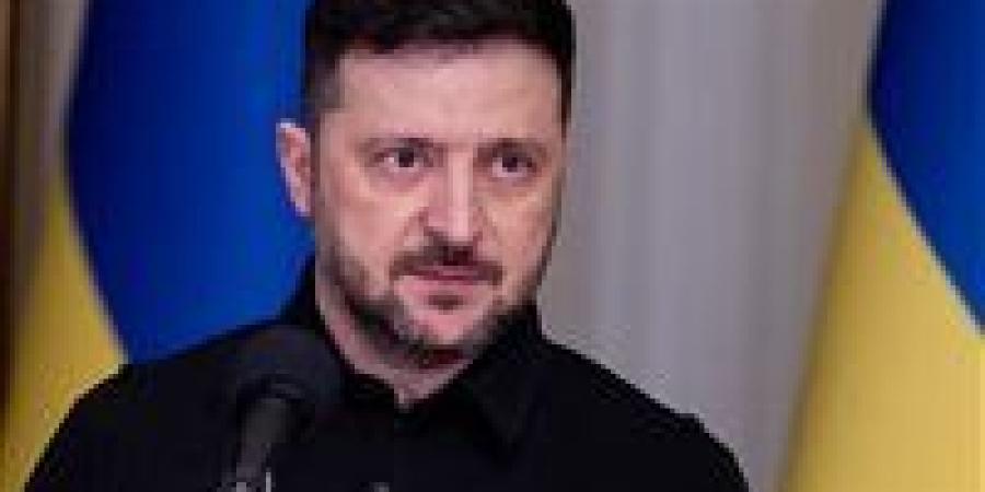 بالبلدي: زيلينسكي:
      روسيا
      تسعى
      لتجنيد
      30
      ألف
      جندي
      من
      كوريا
      الشمالية
      ويتوقع
      تصاعد
      الهجمات