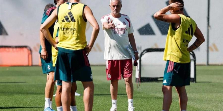 بالبلدي : ريال
      مدريد
      يتوصل
      لاتفاق
      لضم
      خامس
      الصفقات
      الصيفية
