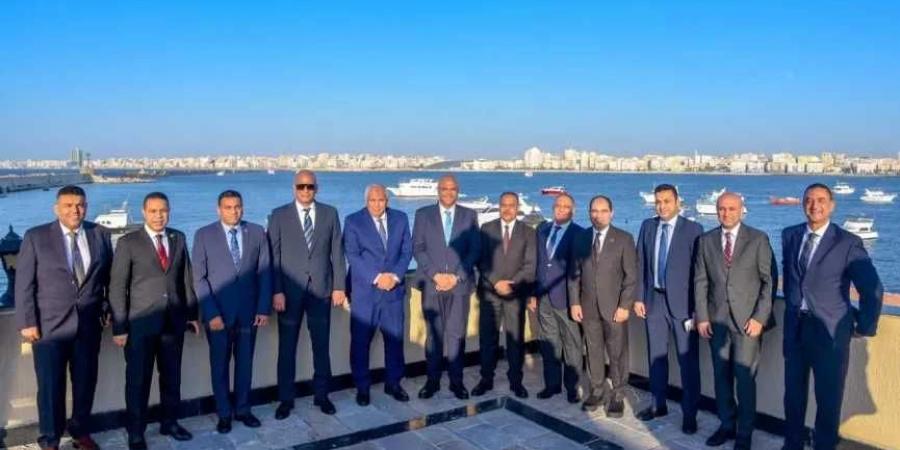 محافظ
      الإسكندرية
      يستقبل
      عددًا
      من
      القيادات
      التنفيذية
      والمحافظين
      ضمن
      احتفالات
      العيد
      القومي
      بقلعة
      قايتباي