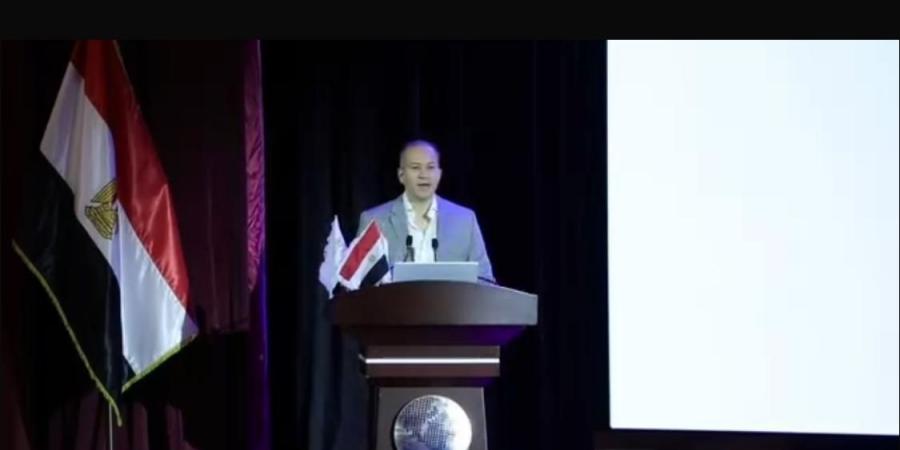 بالبلدي : محمد
      القلا:
      شراكة
      “سيرا”
      مع
      البنك
      الأهلي
      تخطت
      استثماراتها
      12
      مليار
      جنيه
      وجامعة
      جديدة
      فى
      دمياط
      وطرح
      المدينة
      الطبية
      فى
      البورصة