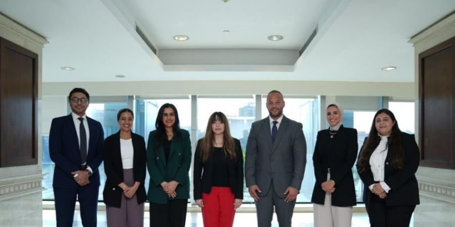 بالبلدي : بإجمالي
      مساهمات
      بلغت
      2
      مليار
      جنيه
      خلال
      2025..
      البنك
      الأهلي
      المصري
      يواصل
      جهوده
      لدعم
      التنمية
      المجتمعية
      وتحقيق
      أهداف
      التنمية
      المستدامة
