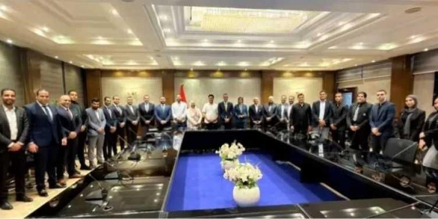 وحدة
      العمل
      الجماهيري
      المركزية
      باتحاد
      «بشبابها»
      تعقد
      اجتماعها
      الأول
      لوضع
      خطة
      العمل
      خلال
      المرحلة
      المقبلة