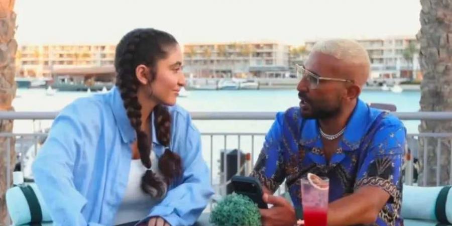 أحمد
      سعد
      يفاجئ
      الجمهور
      بمشاركة
      ابنته
      في
      أغنيته
      الجديدة:
      كده
      كده