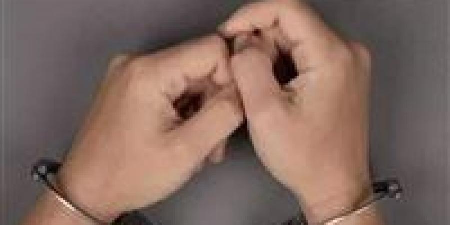 بالبلدي: السجن
      المشدد
      10
      سنوات
      لعامل
      بتهمة
      الاتجار
      في
      المخدرات
      بالمرج