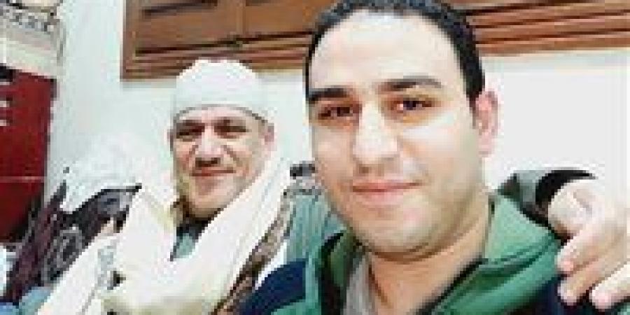 بالبلدي: أهالي
      الهرم
      بالجيزة
      يشيدون
      بجهود
      الدكتور
      أحمد
      الفرنواني
      طبيب
      الرعاية
      المركزة