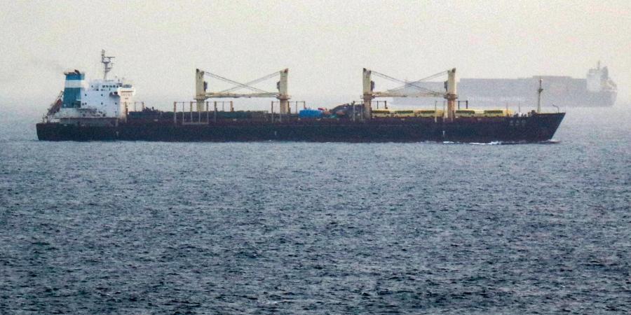 belbalady بعد تهديدات الحوثيين.. تباطؤ الملاحة في مضيق باب المندب وتراجع الحركة عبر هرمز