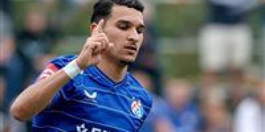 بالبلدي : رسميًا..
      الأهلي
      يعلن
      ضم
      الجزائري
      منصف
      بقرار
      3
      مواسم