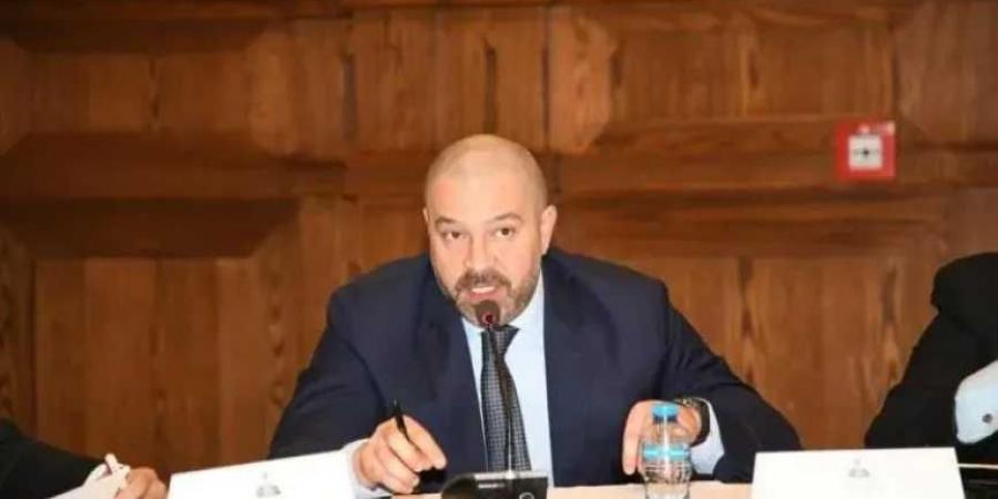 الأهلي
      يهنئ
      أحمد
      دياب
      على
      فوزه
      برئاسة
      رابطة
      الأندية
      المحترفة
      بالتزكية