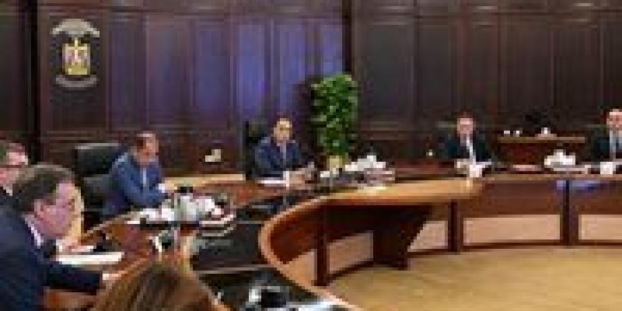 بالبلدي: مدبولي
      يتابع
      حوكمة
      التعيينات
      الحكومية
      واختيار
      القيادات
      بمعايير
      الكفاءة
      والشفافية