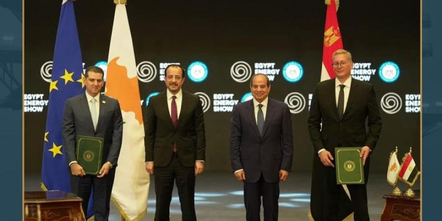 بالبلدي : وزير
      البترول:
      قرار
      الاستثمار
      النهائي
      لمشروع
      “كرونوس”
      القبرصي
      يعزز
      مكانة
      مصر
      كمركز
      إقليمي
      لتداول
      الغاز