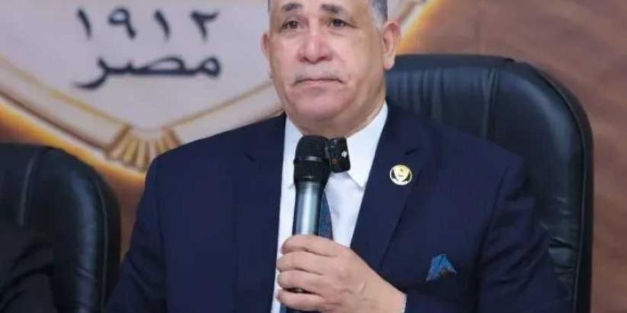 نقيب
      المحامين:
      جاري
      الإنتهاء
      من
      إعداد
      اللائحة
      المنظمة
      لصندوق
      الأمراض
      المزمنة