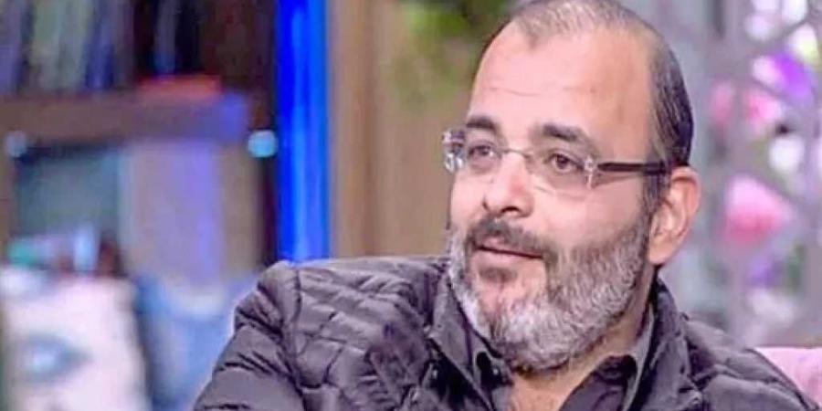 أيمن
      بهجت
      قمر
      يكشف
      كواليس
      بداياته:
      أول
      مرة
      شفت
      اسمي
      على
      غلاف
      شريط
      كنت
      طاير
      من
      الفرحة
