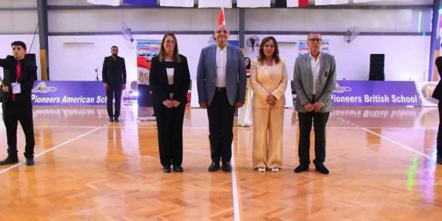 محافظ
      الإسكندرية
      ورئيسة
      الاتحاد
      الأفريقي
      للكرة
      الطائرة
      يشهدان
      مساء
      اليوم
      ختام
      البطولة
      الأفريقية
      تحت
      18
      عامًا