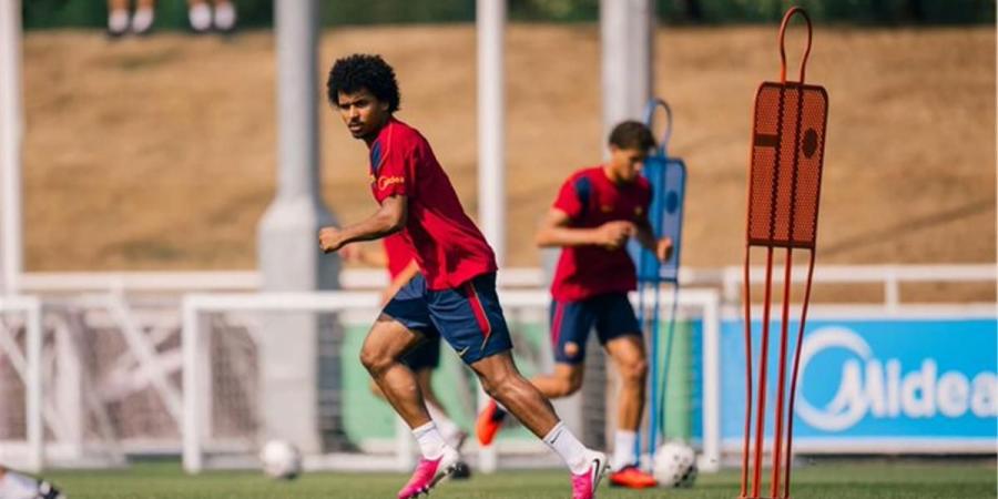 بالبلدي : كريم
      أديمي:
      لست
      خائفًا
      من
      لامين
      يامال..
      وهذا
      حلمي
      الأعظم
      مع
      برشلونة