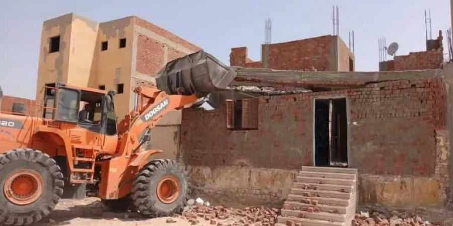 وزيرة
      الإسكان
      تُصدر
      3
      قرارات
      لإزالة
      مخالفات
      بناء..
      وتتابع
      نتائج
      حملات
      التصدي
      للمخالفات
      بالمدن
      الجديدة