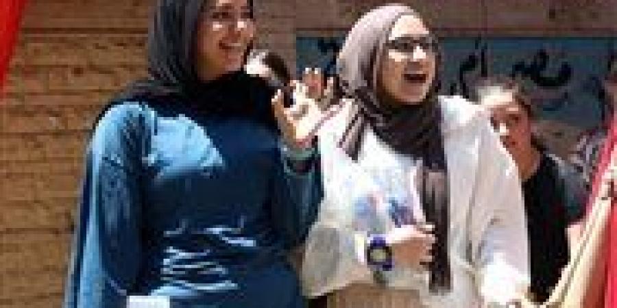 بالبلدي : عاجل|
      نتيجة
      الثانوية
      العامة
      2026..
      مطالبات
      بإتاحة
      نماذج
      الإجابة
      الرسمية
      للامتحانات
      قبل
      التظلمات
