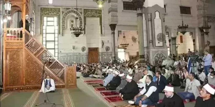 هل
      تصح
      الصلاة
      خلف
      إمام
      يدخن؟..
      إمام
      بالأوقاف
      يوضح
      الحكم
      الشرعي