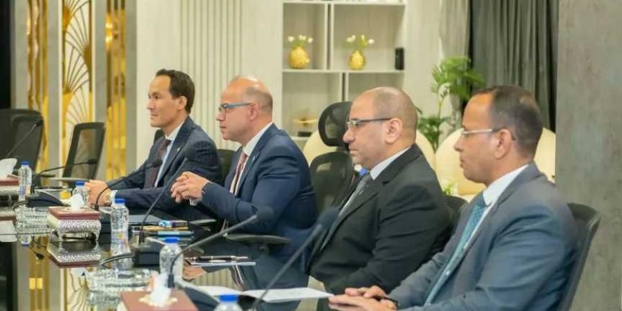 وزيرا
      ”الإنتاج
      الحربي”
      و”الاستثمار”
      يبحثان
      سبل
      تعزيز
      التعاون
      المشترك
      لدفع
      عجلة
      التنمية