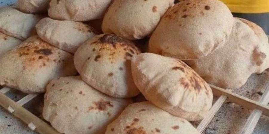 بالبلدي: وزير
      التموين
      يعلن
      سعر
      رغيف
      الخبز
      وزن
      80
      جرامًا
      2
      جنيه..
      والفينو
      وزن
      40
      جرامًا
      1.5
      جنيه