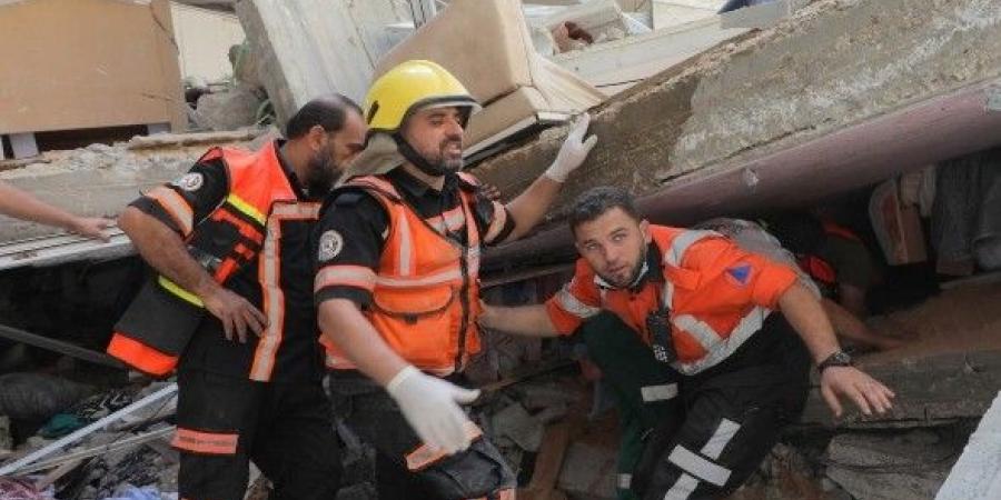 بالبلدي: الجيش
      الإسرائيلي
      يرد
      على
      دعوة
      ملادينوف
      بقصف
      غزة
      وقتل
      فلسطينيين