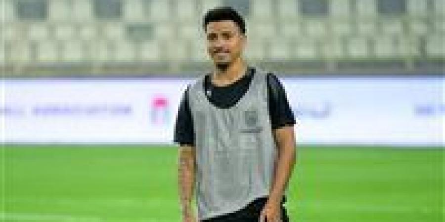 بالبلدي: شوبير:
      الزمالك
      يرحب
      ببيع
      بيزيرا
      حال
      وصول
      عرض
      مناسب