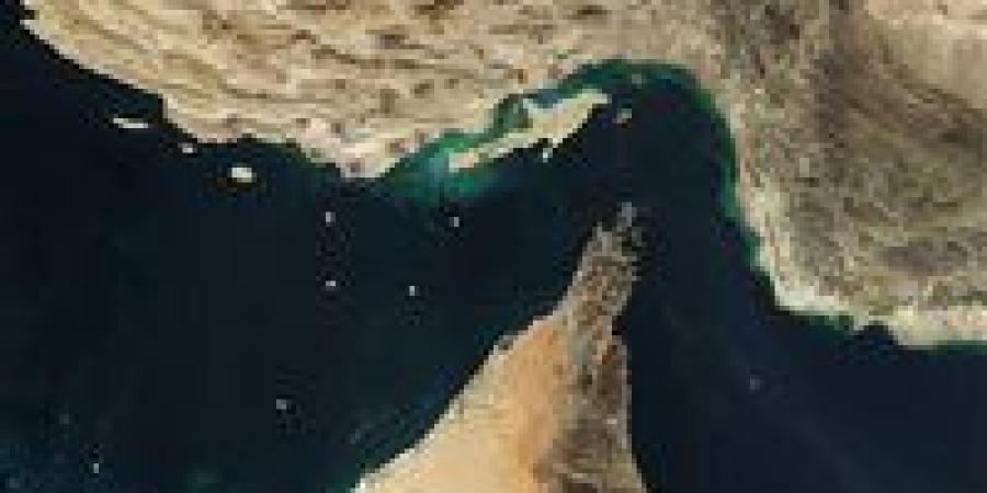 بالبلدي: مضيق
      هرمز
      على
      أعتاب
      الانفراج..
      اتفاق
      محتمل
      بين
      إيران
      وعُمان