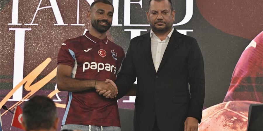 بالبلدي : رئيس
      طرابزون
      يكشف
      رد
      فعل
      محمد
      صلاح
      على
      احتفالات
      الجماهير..
      ويصرح:
      أخبرني
      بهذا
      الأمر