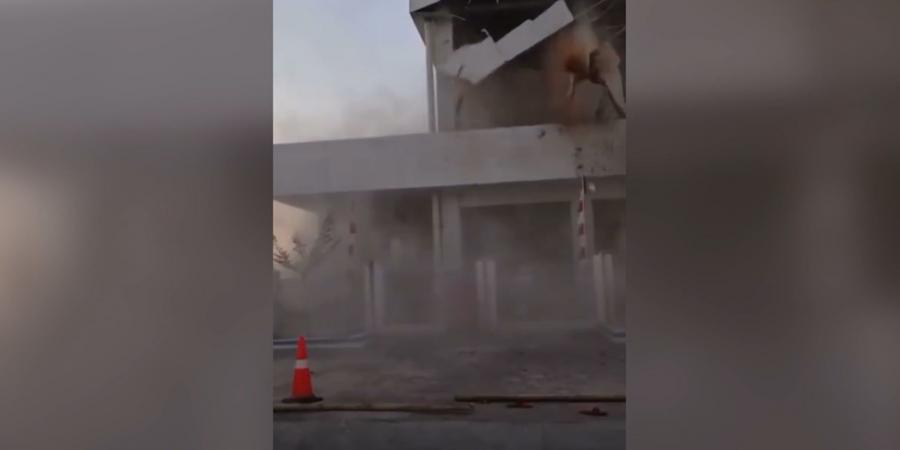 بالبلدي: لحظة وقوع زلزال بقوة 7.7 درجة في إندونيسيا وتحذيرات من تسونامي