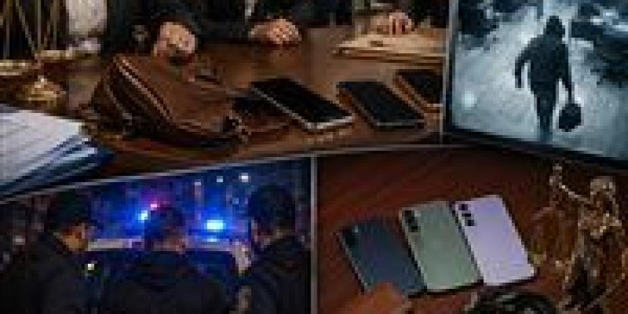 بالبلدي: سرقة
      هواتف
      ومبالغ
      مالية
      من
      مكتب
      محاماة
      بحلوان
      والتحريات
      تكشف
      بيع
      المسروقات
      وضبط
      المتهمين